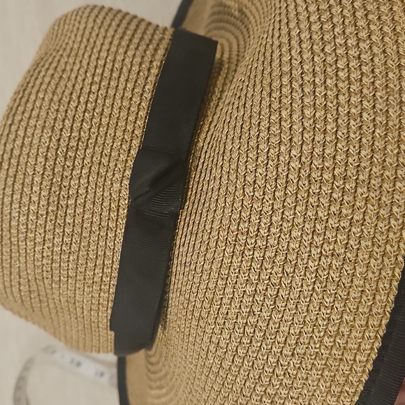 Eric Javits Squishy Cap Tan and Black Hat - Picture 6 of 12